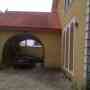 Without any damage a duplex of 5 bedroom bungalow and 2 bedroom flat bq for sale. excellent condition