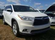 Very clean Toyota Highlander at a very cheap and affordable Price